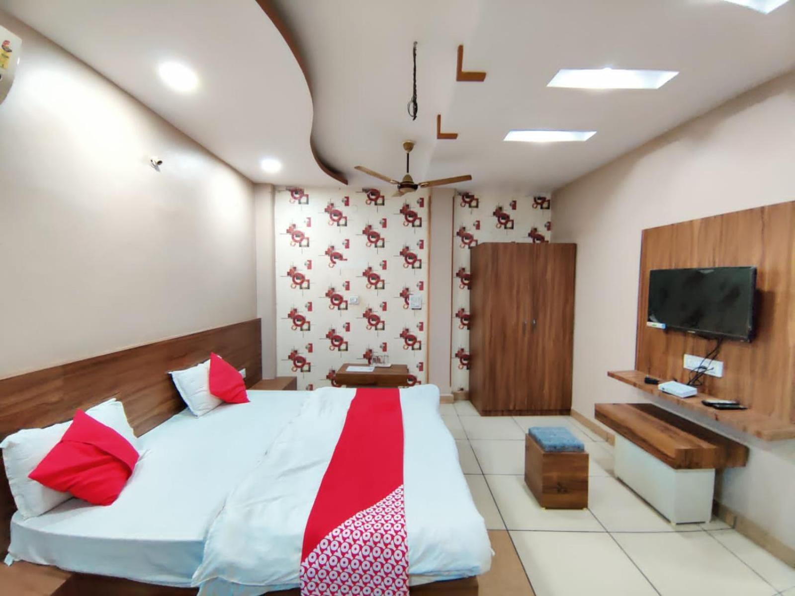 Hotel Grand Stay Бхопал Экстерьер фото